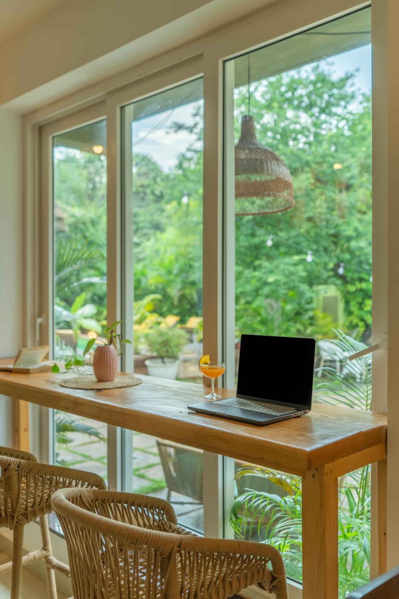 Locomo Boutique, Morjim - Stay Work Eat 외부 사진