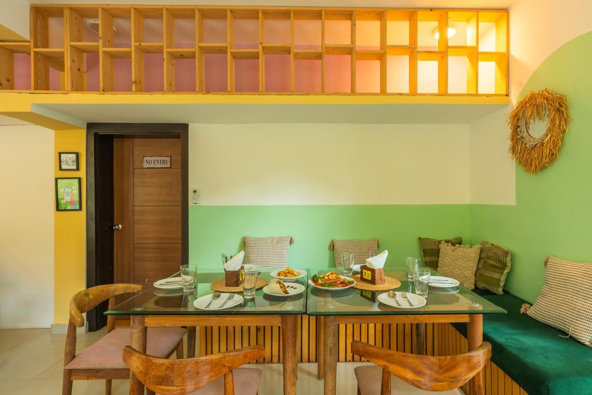 Locomo Boutique, Morjim - Stay Work Eat 외부 사진