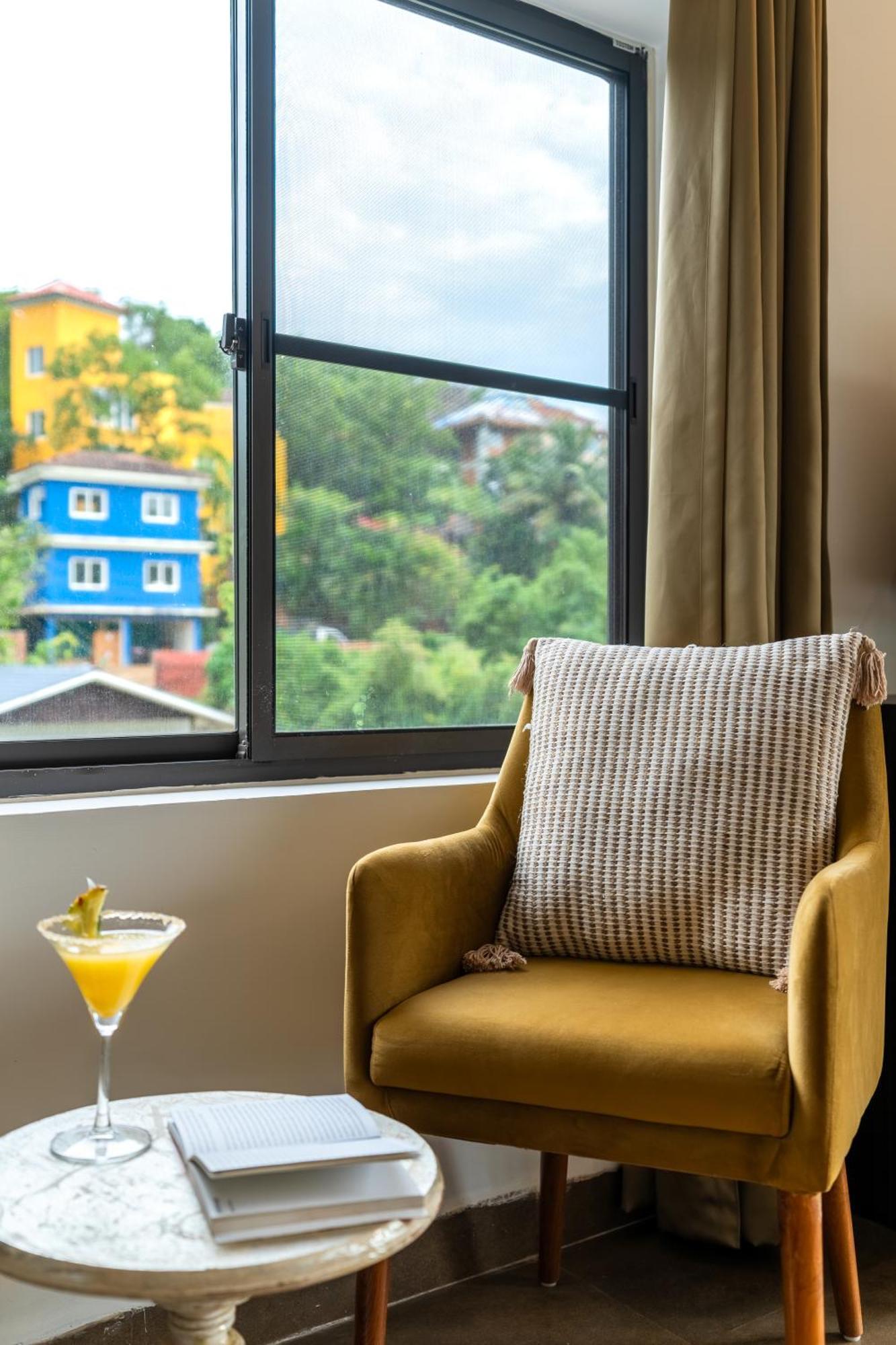 Locomo Boutique, Morjim - Stay Work Eat 외부 사진
